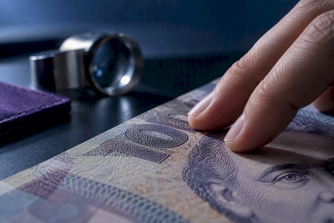 Tintas de seguridad en billetes: qué son y cómo funcionan